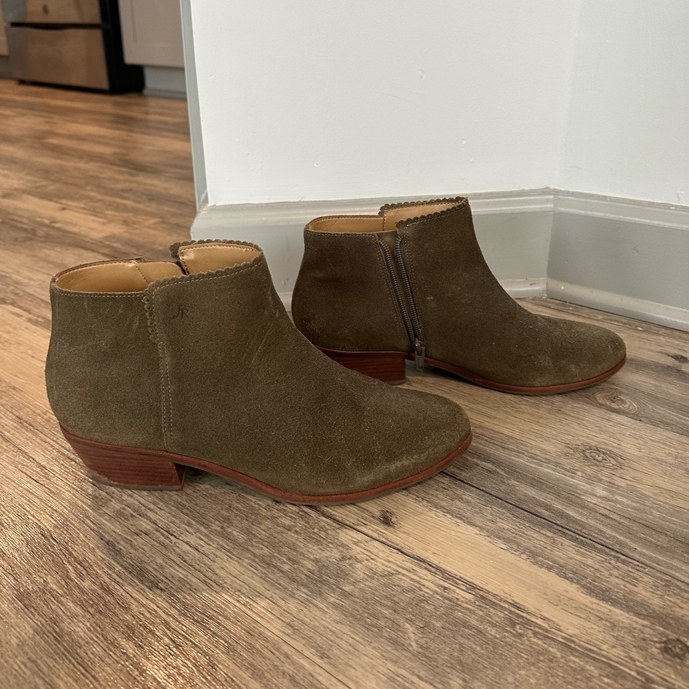 Jack Rogers green suede booties size 10